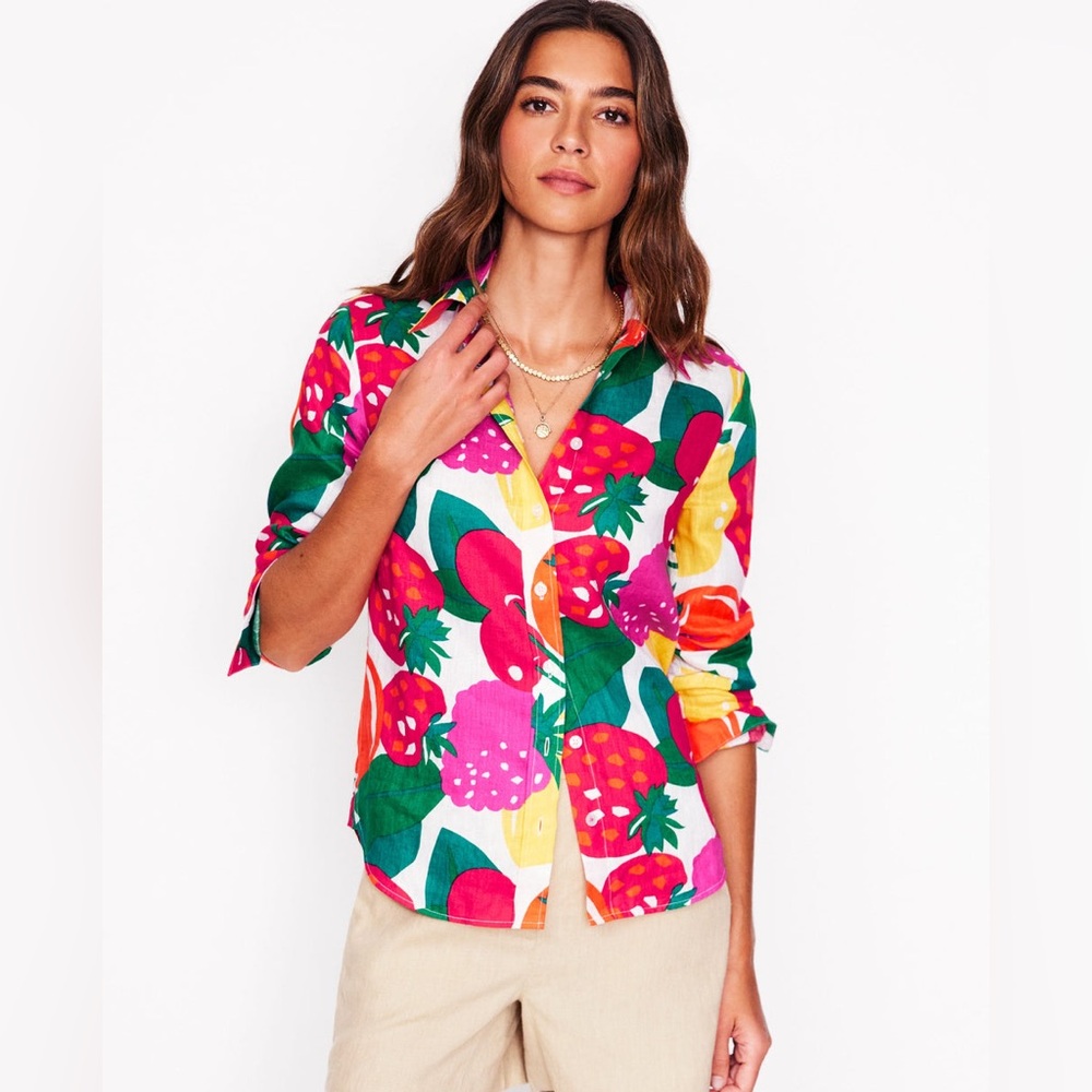 Boden Colorful Fruit Print Button-Up Top 🍓🍊🍒
Size: 4 (Small)